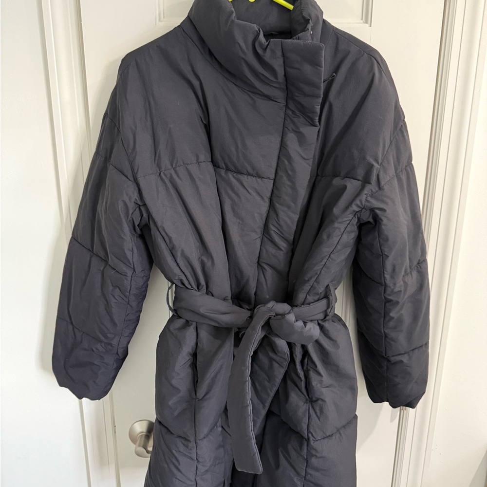 GAP Women's Charcoal Puffer Jacket